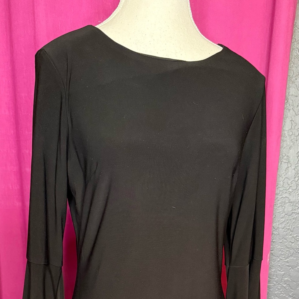 💃🏼💃🏼💃🏼Tommy Hilfiger black sheath dress with bell sleeves. Size S. EUC.